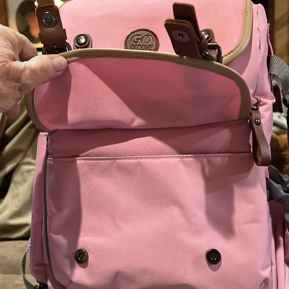 NEW w/out tags, pink camera backpack! Great for organizing. - Picture 2 of 8